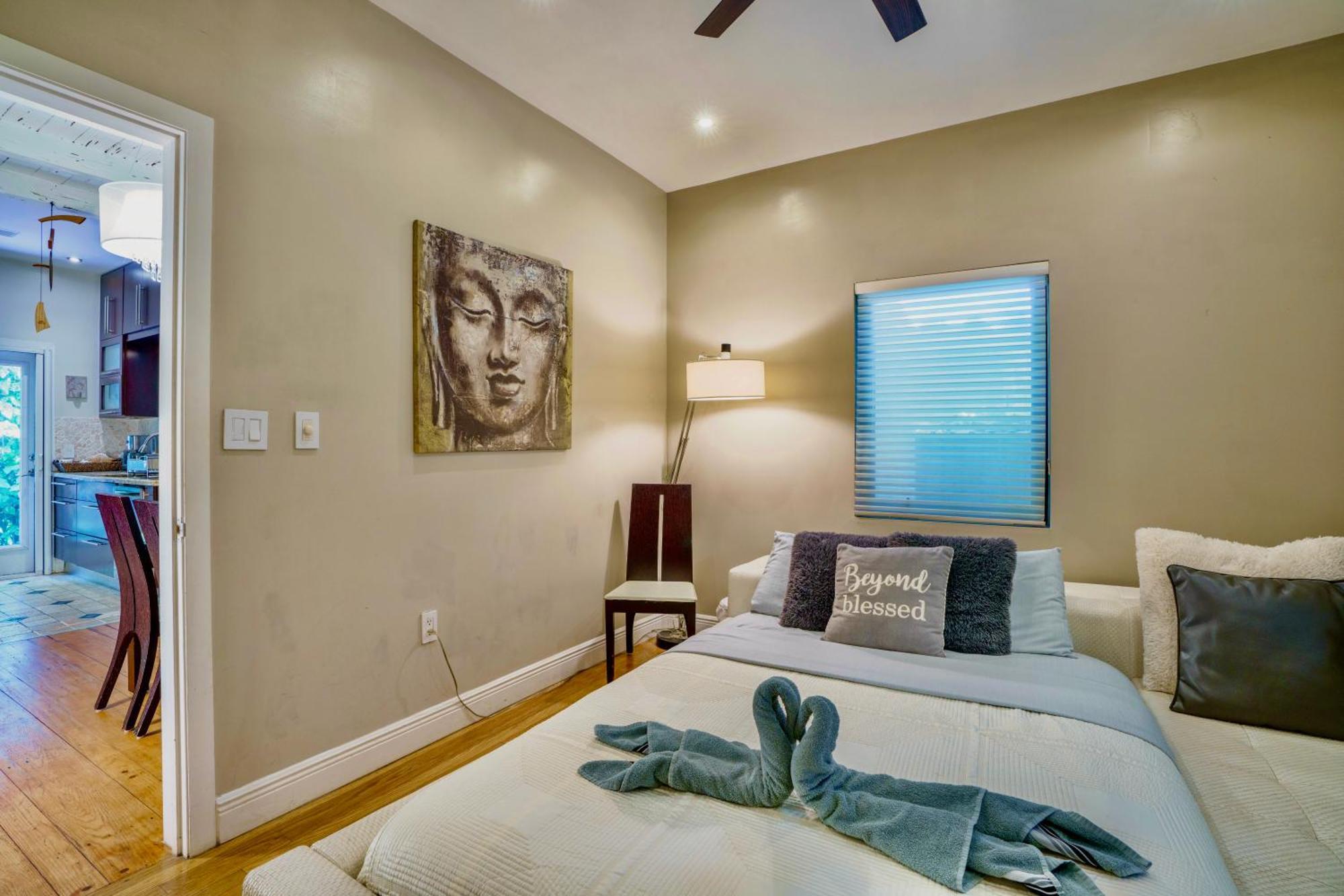 Entire Private Beautiful 2 Bedroom Plus Den House With Gated Front&Back Yard And Free Parking 10Min Drive To Miami Beach Eksteriør bilde