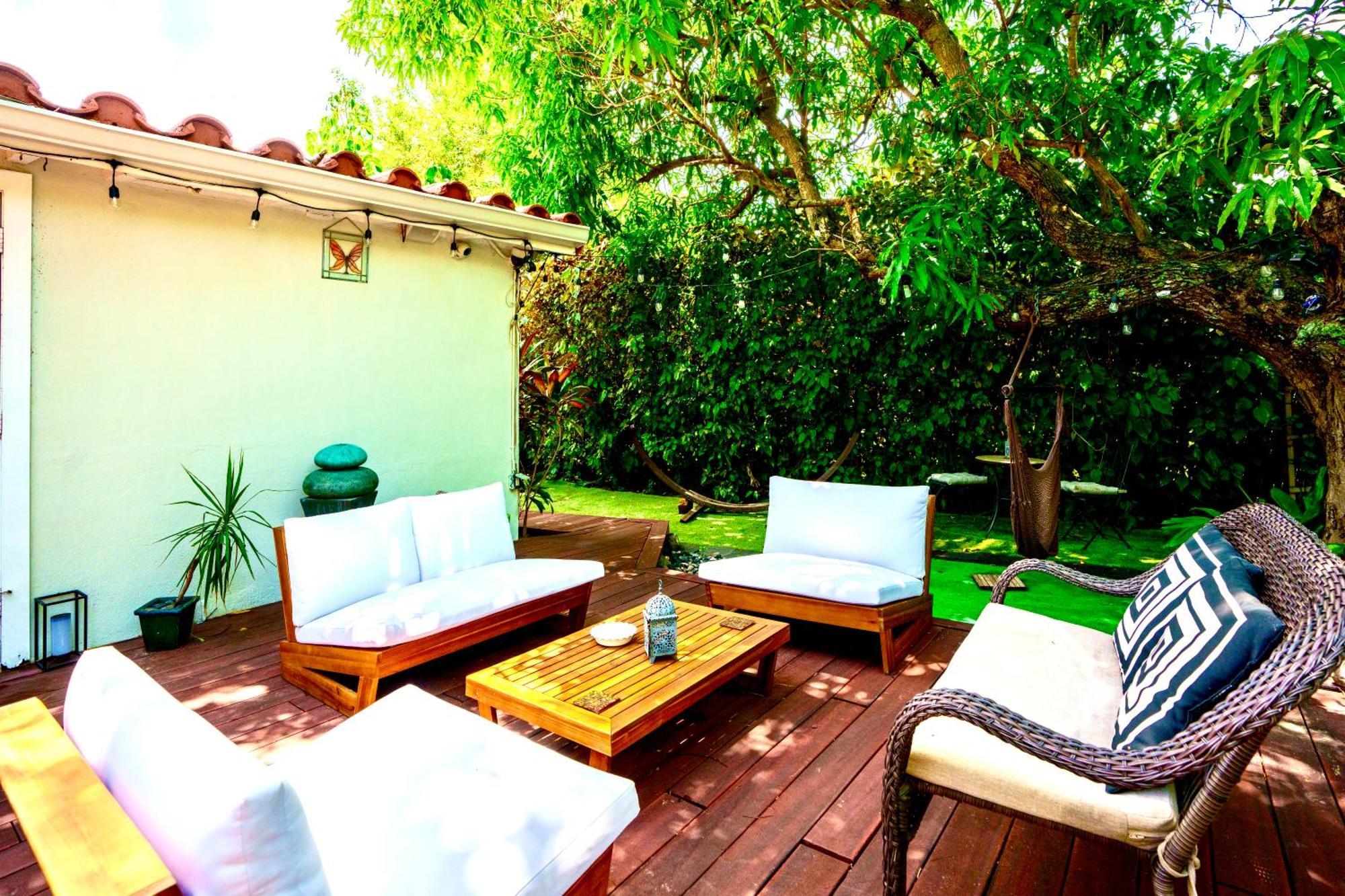 Entire Private Beautiful 2 Bedroom Plus Den House With Gated Front&Back Yard And Free Parking 10Min Drive To Miami Beach Eksteriør bilde