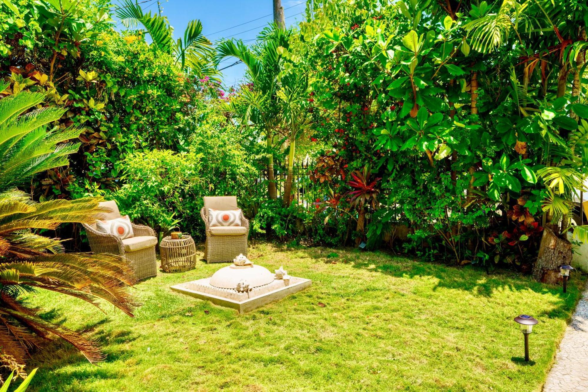 Entire Private Beautiful 2 Bedroom Plus Den House With Gated Front&Back Yard And Free Parking 10Min Drive To Miami Beach Eksteriør bilde